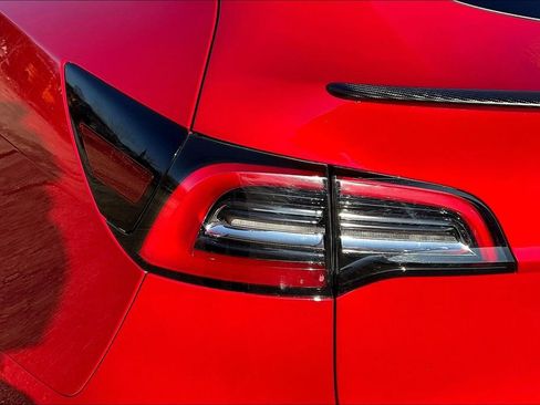 Used 2021 Tesla Model Y Performance image 22