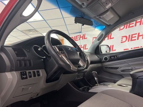Used 2014 Toyota Tacoma 4x4 Access Cab image 13