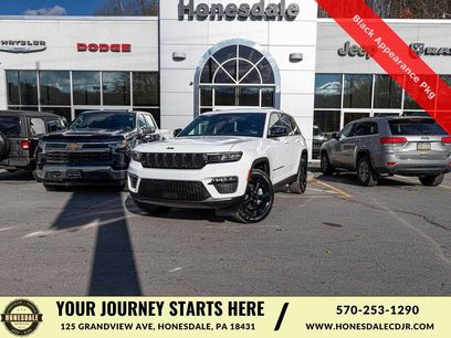 New 2025 Jeep Grand Cherokee Limited w/ Black Appearance Package