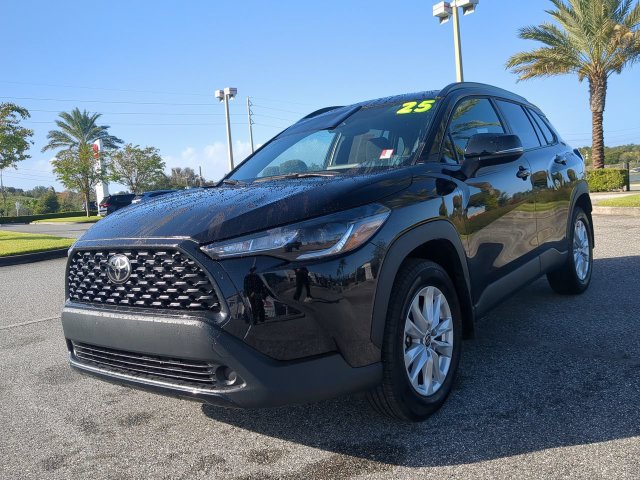Certified 2025 Toyota Corolla Cross LE FWD image 8