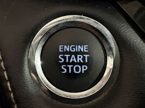 Used 2013 Toyota RAV4 Limited AWD/4WD image 18