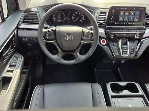 Certified 2026 Honda Odyssey Touring image 12