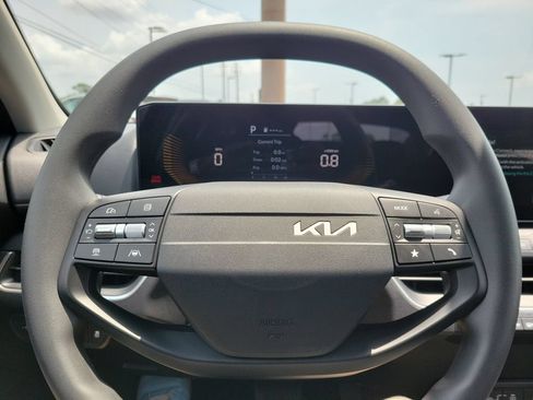 New 2026 Kia K4 FWD image 10