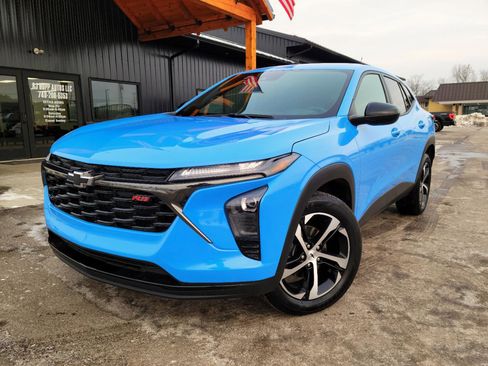 Used 2024 Chevrolet Trax RS image 1