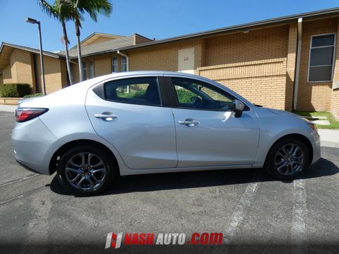 Used 2019 Toyota Yaris LE FWD image 6