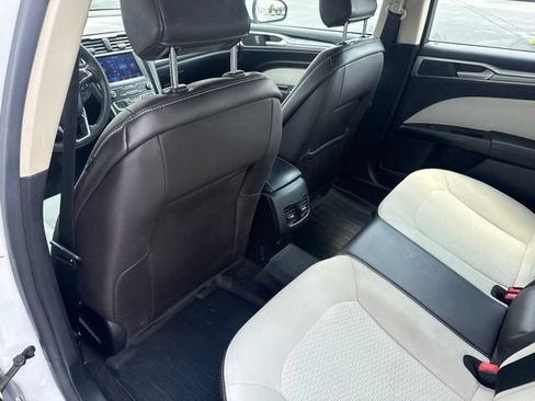 Used 2020 Ford Fusion SE w/ Equipment Group 151A FWD image 18