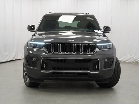 Certified 2025 Jeep Grand Cherokee Overland w/ Trailer Tow Package AWD/4WD image 15