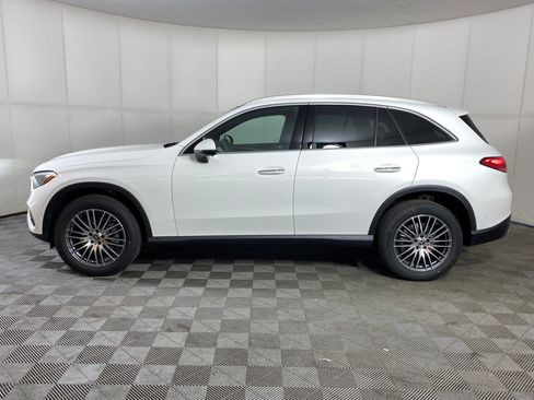 Used 2026 Mercedes-Benz GLC 300 4MATIC image 2