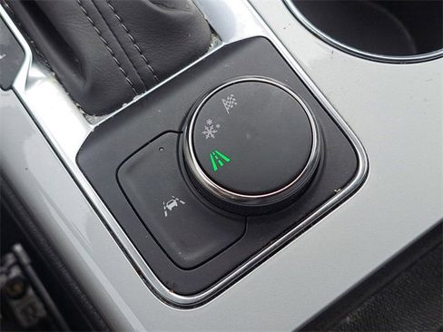 Used 2024 Chevrolet Blazer LT w/ LPO, Black Grille Bar Package image 15