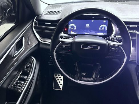 Used 2021 Jeep Grand Cherokee L Limited image 12