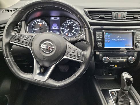 Used 2018 Nissan Rogue Sport SV w/ SV Technology Package image 22
