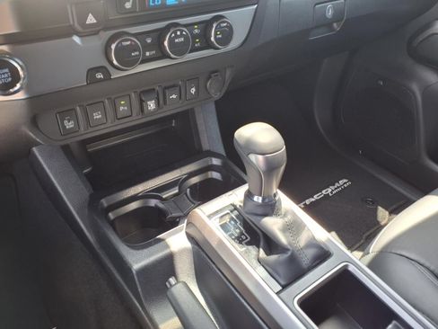 Certified 2022 Toyota Tacoma Limited RWD image 25
