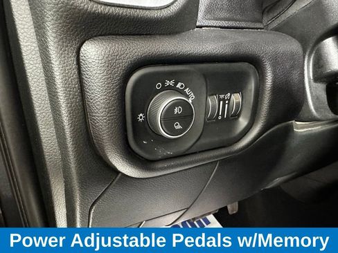 Used 2020 RAM 3500 Laramie image 16