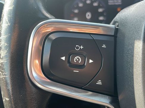 Used 2019 Volvo XC40 T5 Momentum AWD/4WD image 27