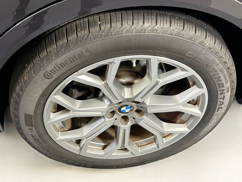 Used 2022 BMW X7 xDrive40i w/ Premium Package image 32