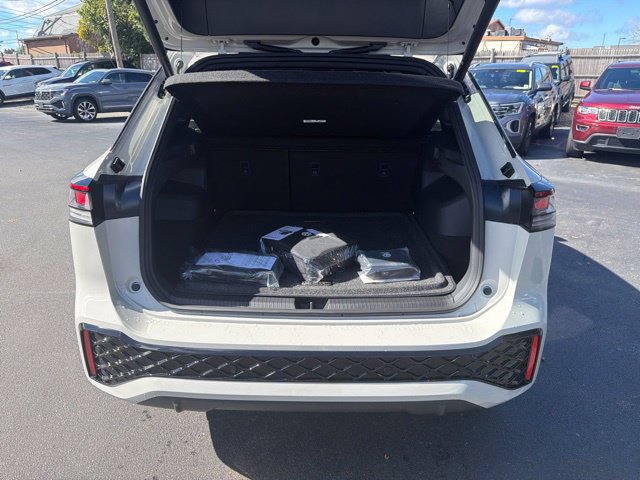 New 2026 Volkswagen Tiguan SEL R-Line AWD/4WD image 25