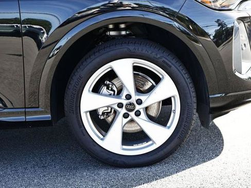 Certified 2025 Audi Q5 Premium Plus w/ Premium Plus AWD/4WD image 5