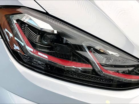 Used 2021 Volkswagen GTI SE image 25