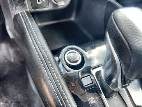 Used 2018 Nissan Kicks SV FWD image 16