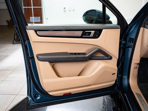 Used 2019 Porsche Cayenne image 29