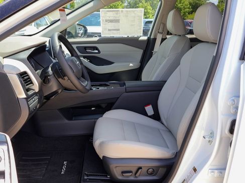 New 2026 Nissan Rogue SV FWD image 7