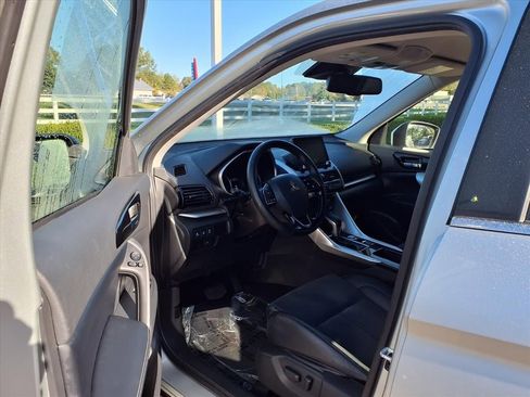 Used 2025 Mitsubishi Eclipse Cross SE image 6