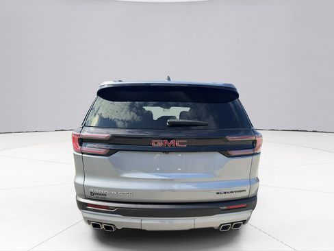 Used 2025 GMC Acadia Elevation AWD/4WD image 4