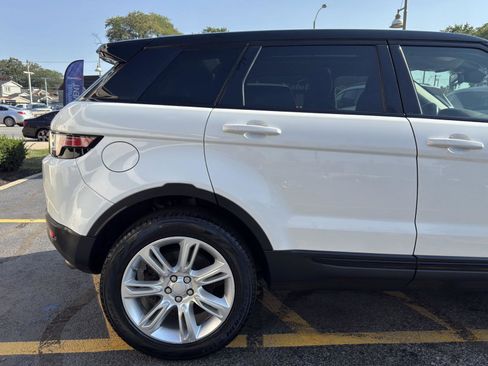 Used 2018 Land Rover Range Rover Evoque SE image 13