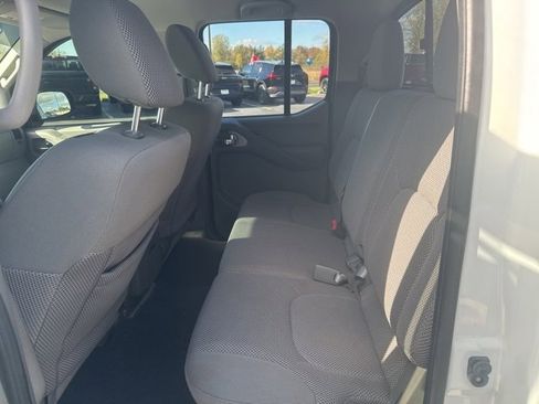 Used 2016 Nissan Frontier SV image 17