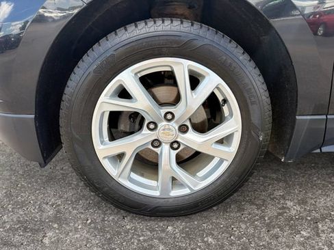 Used 2018 Chevrolet Equinox Premier FWD image 14