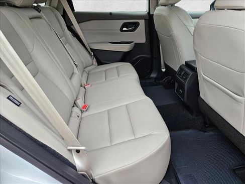 Used 2024 Nissan Rogue SV w/ SV Premium Package FWD image 20