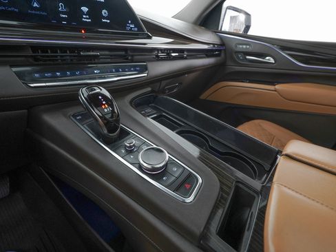 Used 2022 Cadillac Escalade ESV Premium Luxury w/ LPO, Radiant Package image 24