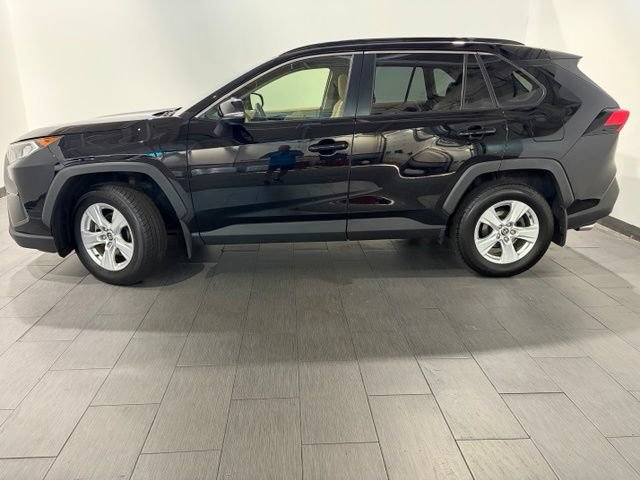 Used 2020 Toyota RAV4 XLE w/ Convenience Package AWD/4WD image 2