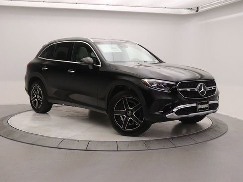 New 2026 Mercedes-Benz GLC 300 image 1