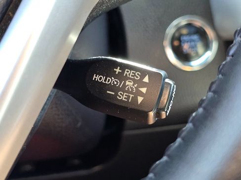 Used 2018 Toyota Highlander SE FWD image 52