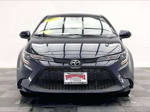 Used 2022 Toyota Corolla LE image 2