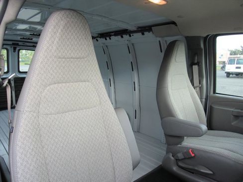 New 2025 Chevrolet Express 3500 Extended w/ Driver Convenience Package image 8