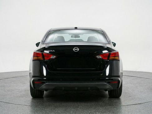 Used 2025 Nissan Altima 2.5 SV FWD image 7