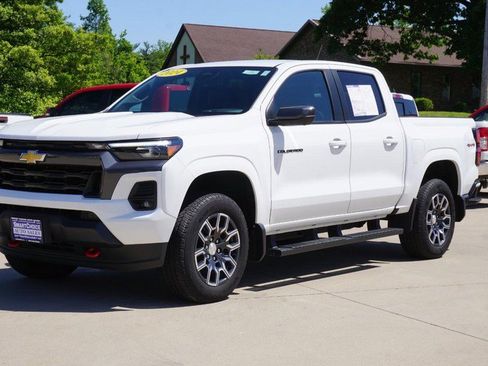 Used 2024 Chevrolet Colorado LT w/ LT Convenience Package III AWD/4WD image 7