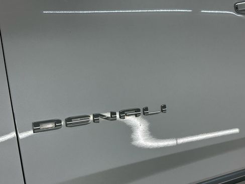 Used 2024 GMC Yukon XL Denali w/ Denali Reserve Package AWD/4WD image 6