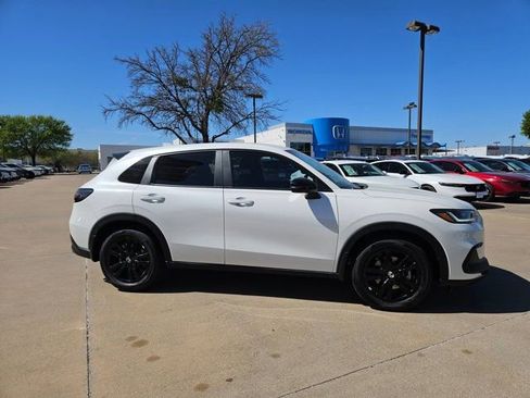 New 2026 Honda HR-V Sport image 4