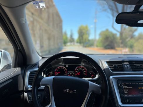 Used 2017 GMC Acadia Limited SLT FWD image 32
