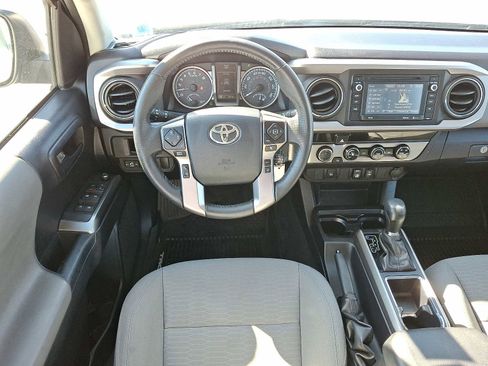 Used 2018 Toyota Tacoma SR5 image 13