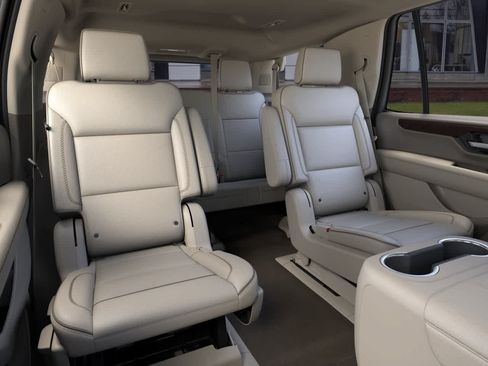 New 2026 GMC Yukon Denali w/ Denali Reserve Package AWD/4WD image 17