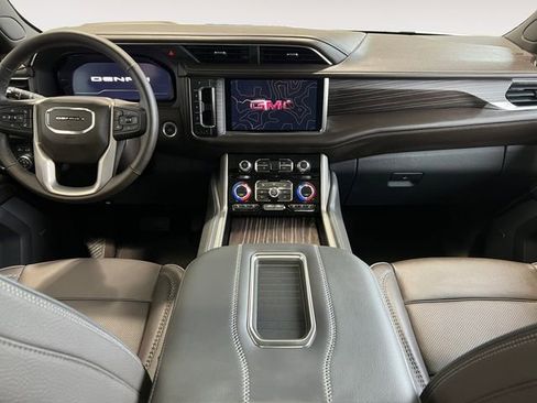 Used 2023 GMC Yukon Denali AWD/4WD image 8