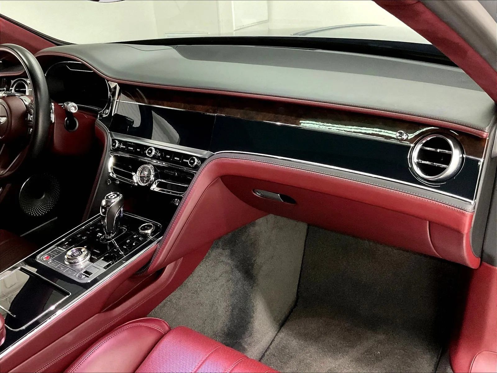 Used 2021 Bentley Flying Spur V8 AWD/4WD image 11