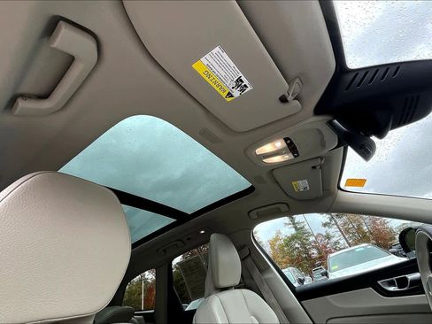 Certified 2023 Volvo XC60 B5 Plus w/ Climate Package image 13