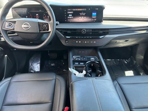 Used 2025 Nissan Murano SV FWD image 14
