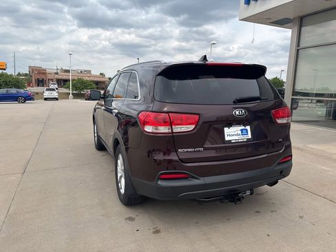 Used 2016 Kia Sorento LX w/ LX Convenience Package FWD image 7