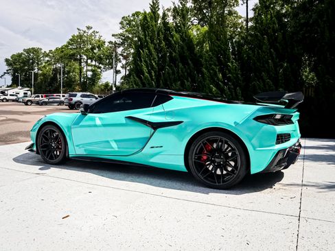 Used 2024 Chevrolet Corvette Z06 RWD image 7